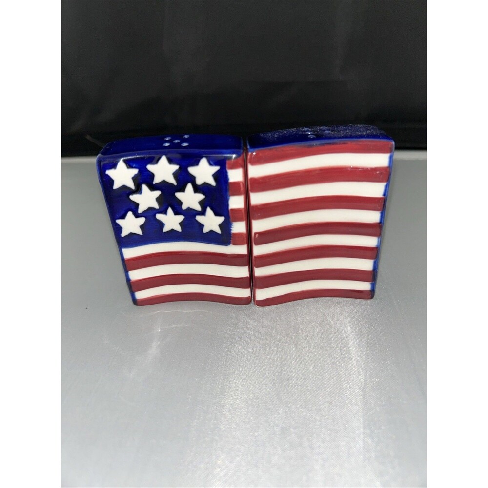 American Flag Salt And Pepper Shakers Blue White And Red 2Pc